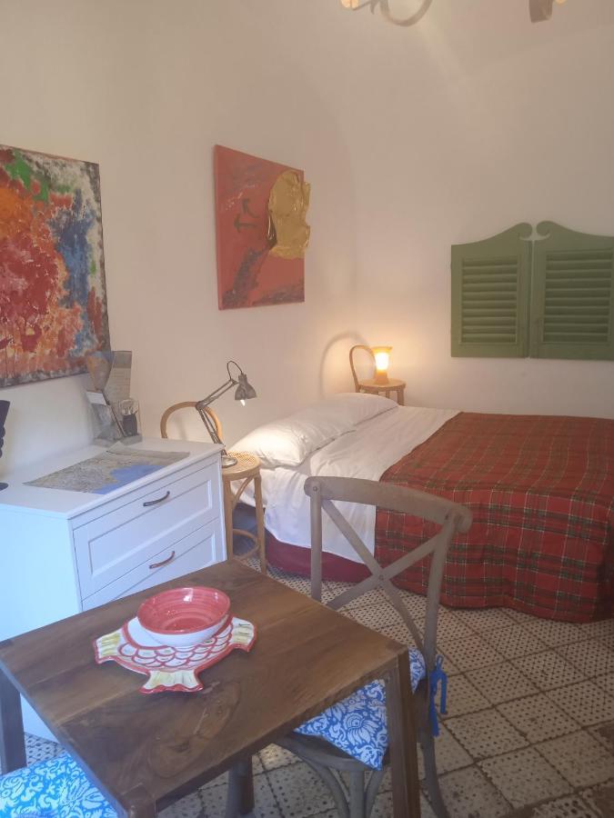 Apartamento Il Cortiletto, Spazio Alla Fantasia Nápoles Exterior foto